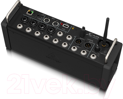 Микшерный пульт Behringer XR12