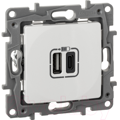 Розетка Legrand Etika 672236