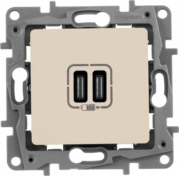 Розетка Legrand Etika 672335 - фото