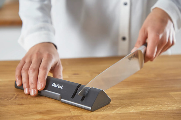 Ножеточка механическая Tefal Essential K2660555