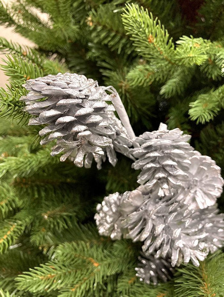 Ветка новогодняя GreenTerra Ветка с шишками / 680913