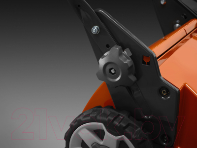 Газонокосилка бензиновая Husqvarna LC 247