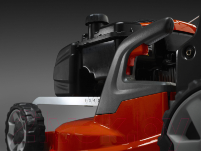 Газонокосилка бензиновая Husqvarna LC 247