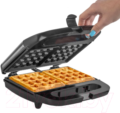 Вафельница Endever Skyline WM-21 (черный/сталь)