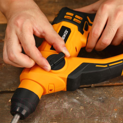 Перфоратор Deko DKCH20 / 063-4411