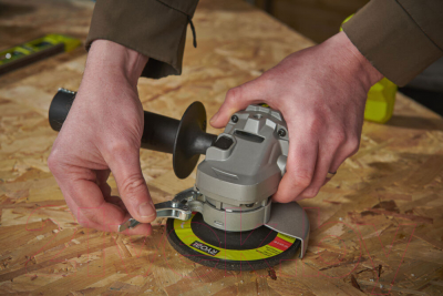 Угловая шлифовальная машина Ryobi RAG18115-0 / 5133005402 (без батареи)