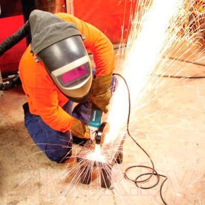 Профессиональная угловая шлифмашина Makita 9565PCV