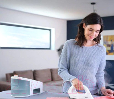 Утюг с парогенератором Braun IS3132WH