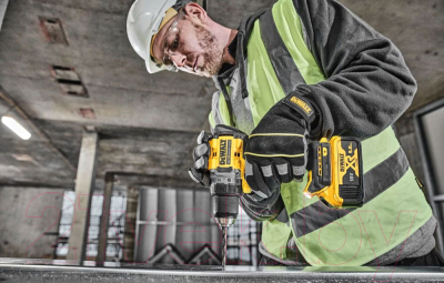 Профессиональная дрель-шуруповерт DeWalt DCD800P2