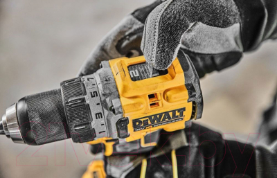 Профессиональная дрель-шуруповерт DeWalt DCD800P2