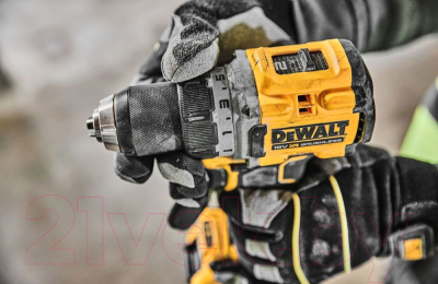 Профессиональная дрель-шуруповерт DeWalt DCD800P2