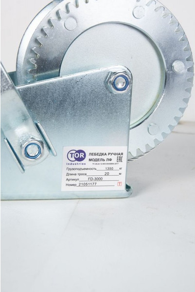 Лебедка ручная TOR ЛФ-3000 1.2 т 20м / 1006143