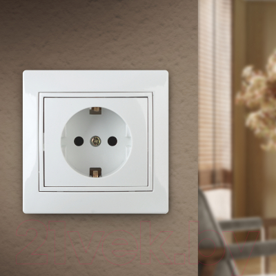 Розетка INTRO Plano 1-206-01 / Б0053923