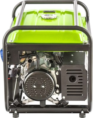 Бензиновый генератор СибрТех БС-8000Э (94549)