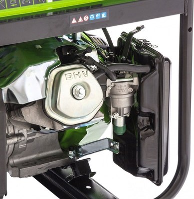 Бензиновый генератор СибрТех БС-8000Э (94549)