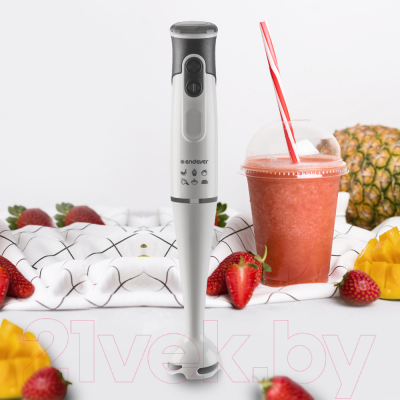Блендер погружной Endever Sigma-82 (белый/черный)