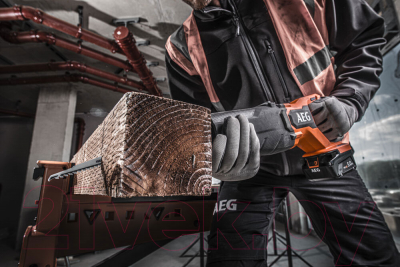 Профессиональная сабельная пила AEG Powertools BUS18BL2-0