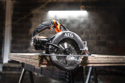 Профессиональная дисковая пила AEG Powertools BKS 18BL2-0