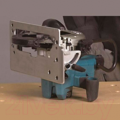 Профессиональная дисковая пила Makita DHS661ZU