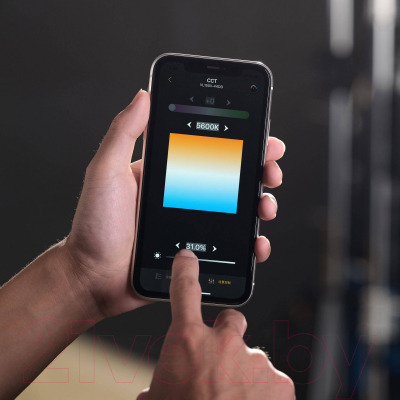 Осветитель студийный Godox VL150II