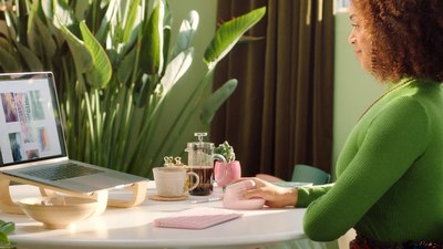 Мышь Logitech Lift Ergonomic / 910-006480