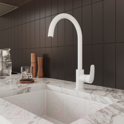 Смеситель Milardo Rora RORWTFJM05 (белый матовый)