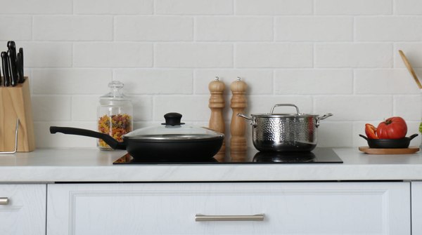 Электрическая варочная панель Indesit IRT 160 B