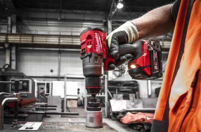 Аккумуляторная дрель-шуруповерт Milwaukee M18 FPD3-0X / 4933479859