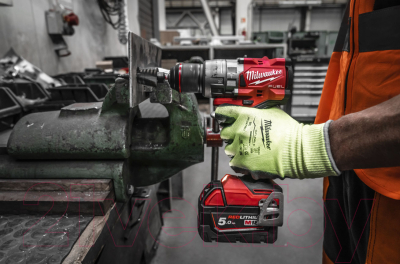 Аккумуляторная дрель-шуруповерт Milwaukee M18 FPD3-0X / 4933479859