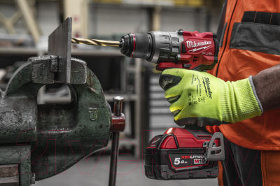 Аккумуляторная дрель-шуруповерт Milwaukee M18 FPD3-0X / 4933479859