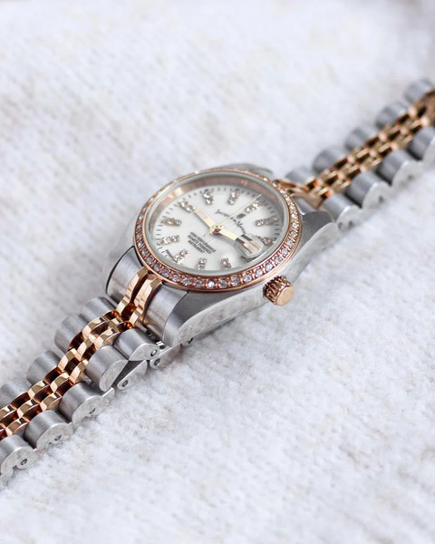 Часы наручные женские Jacques du Manoir NRO.24