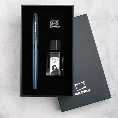 Ручка перьевая Малевичъ С черной тушью и значком / 196433