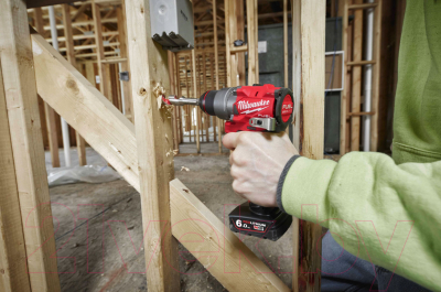 Аккумуляторная дрель-шуруповерт Milwaukee M12 FDD2-202X / 4933479873