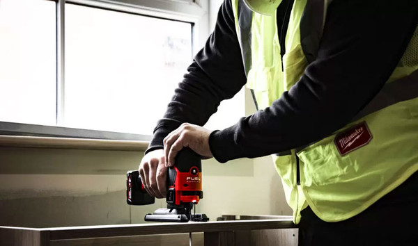 Электролобзик Milwaukee M12 FJS-422X / 4933493348