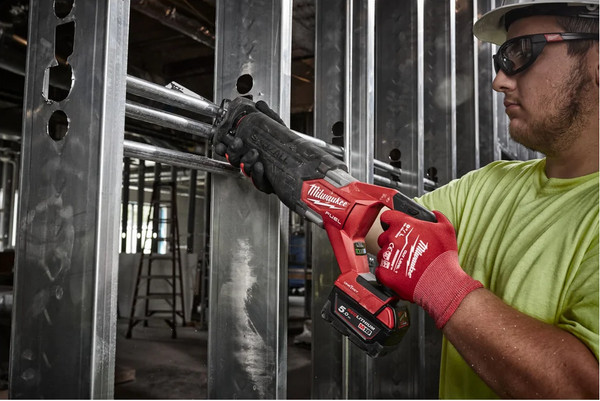 Сабельная пила Milwaukee M18 Onefsz-502X / 4933478294