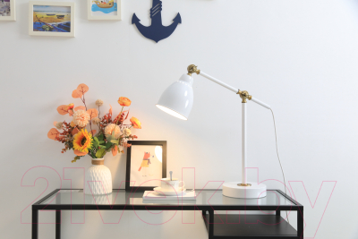 Настольная лампа ArtStyle HT-719W