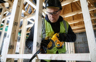 Сабельная пила DeWalt DCS380N-XJ