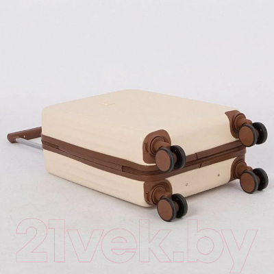 Чемодан на колесах Grott 340-614/5-18BGB