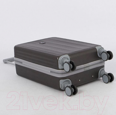 Чемодан на колесах Grott 340-614/5-20DGG