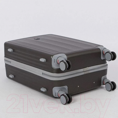 Чемодан на колесах Grott 340-614/5-24DGG
