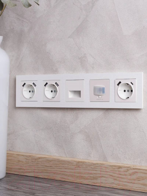 Рамка для выключателей и розеток IEK Brite BR-M52-51-K01