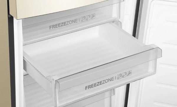 Холодильник с морозильником Haier C4F640CCGU1