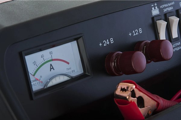 Пуско-зарядное устройство Elitech УПЗ 30/120