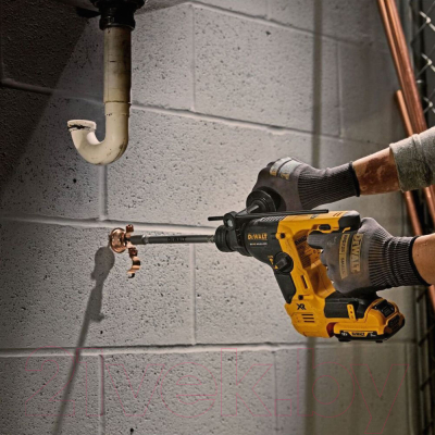 Профессиональный перфоратор DeWalt DCH072NT