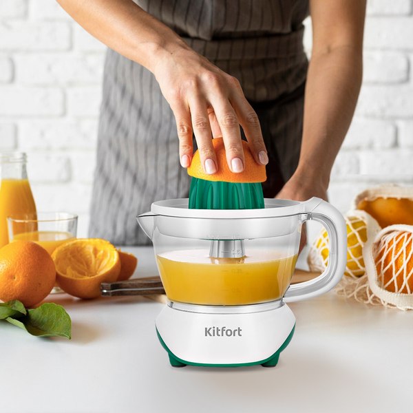 Соковыжималка электрическая Kitfort KT-1147-2 (белый/зеленый)