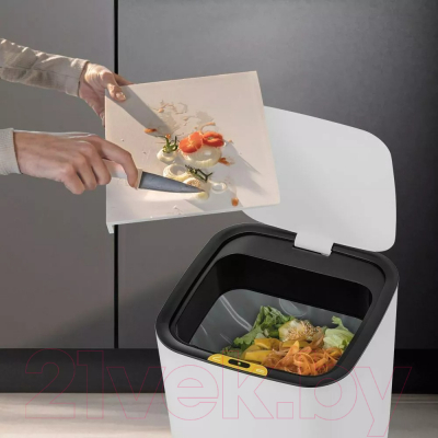 Сенсорное мусорное ведро Kitfort KT-6021