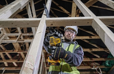 Профессиональная сабельная пила DeWalt DCS369NT