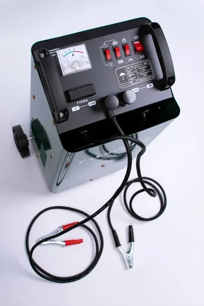 Пуско-зарядное устройство Favourite EBC 450 40-400 Ач