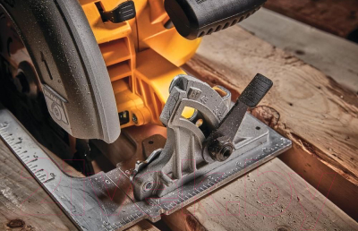 Профессиональная дисковая пила DeWalt DCS573NT