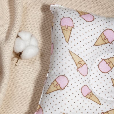 Подушка для малышей Bambola Фланель Мороженки 25x20 / 182